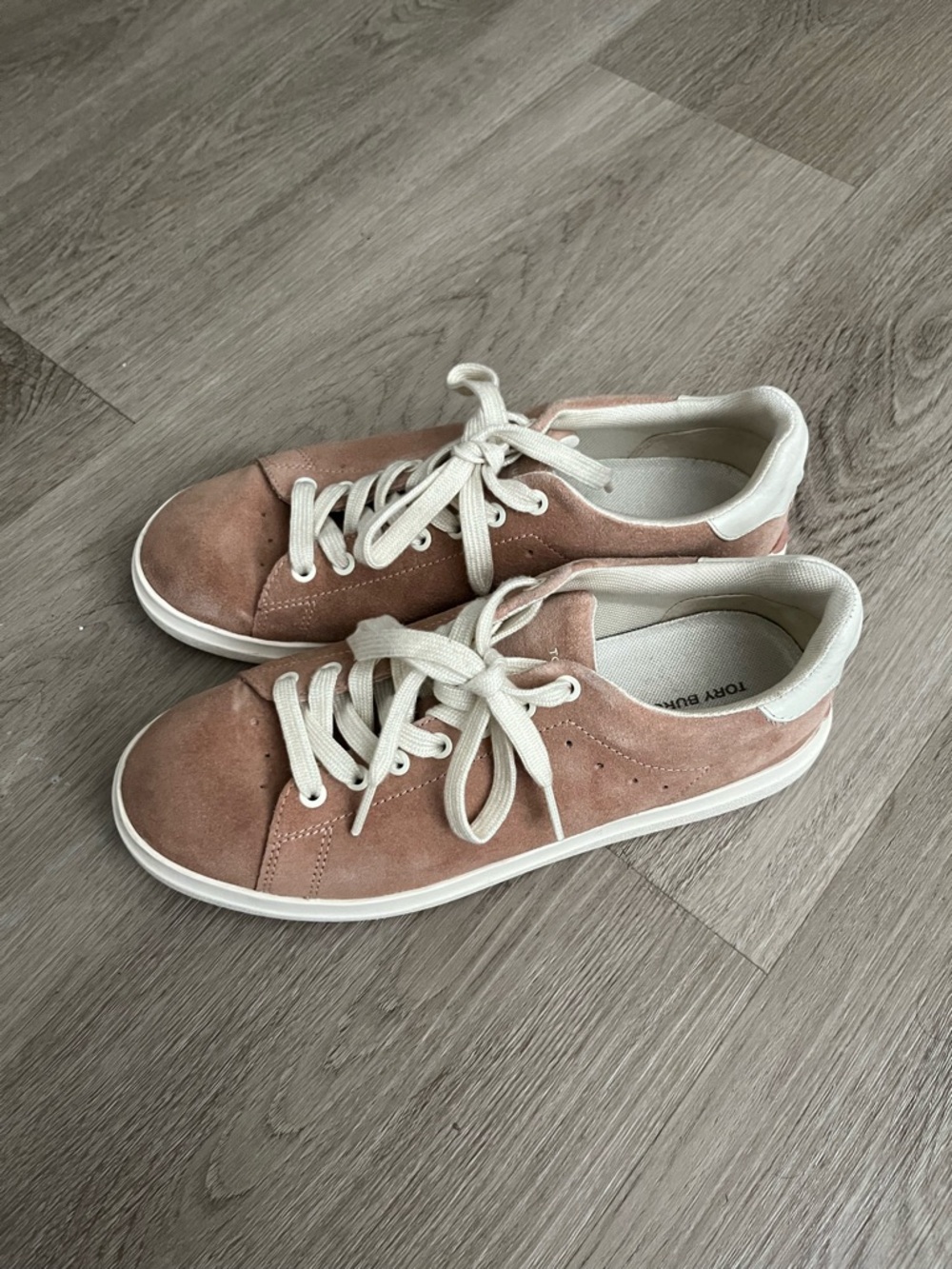 Tory Burch Howell Court Pink Suede Sneakers size‎ 7